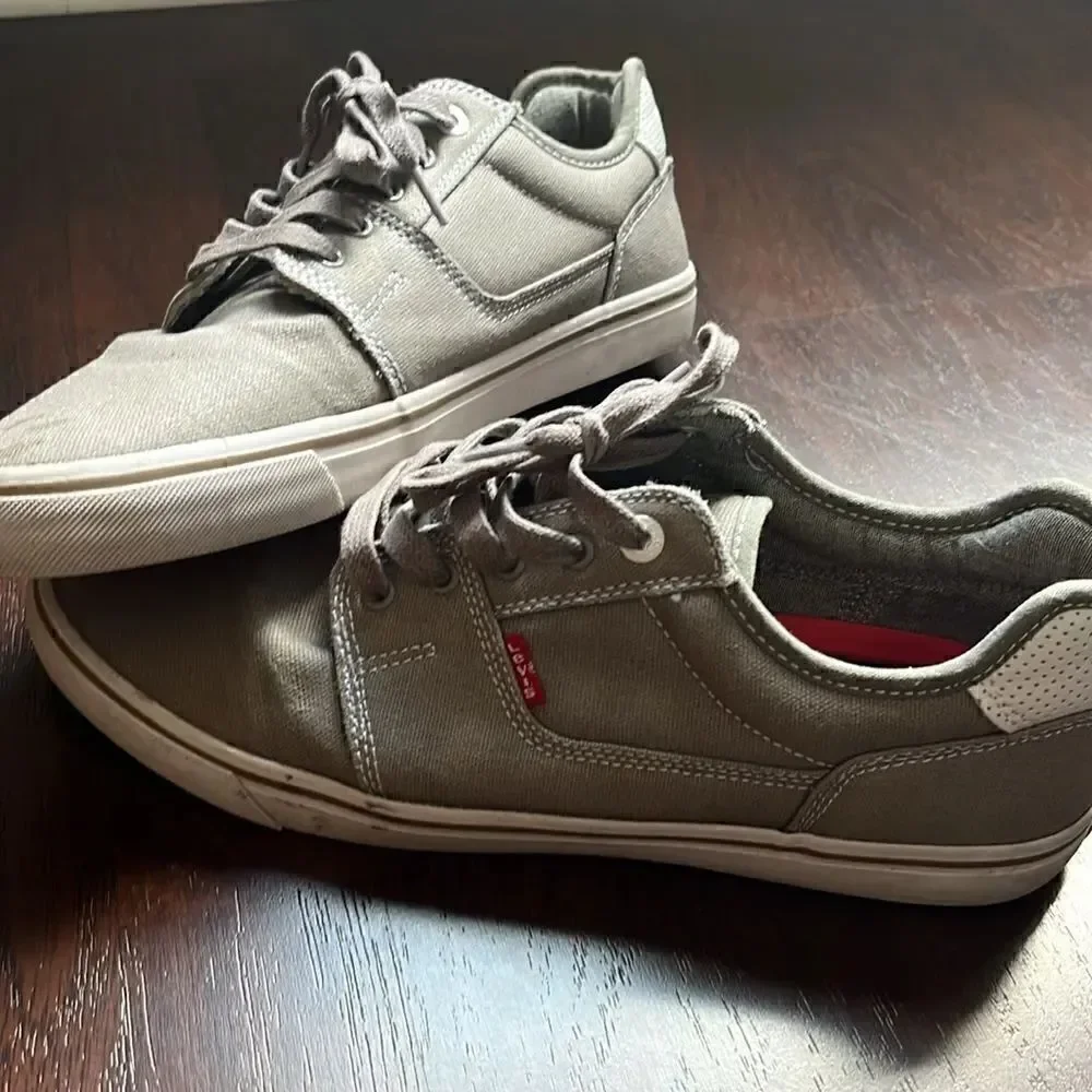 Levi’s sneakers